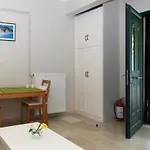 Nefeli Yénion